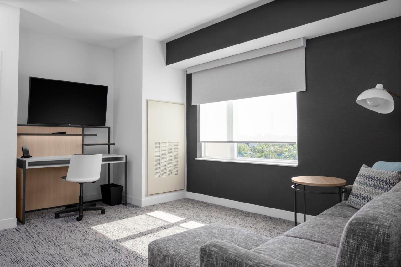 Towneplace Suites By Marriott Tampa Clearwater Exteriör bild