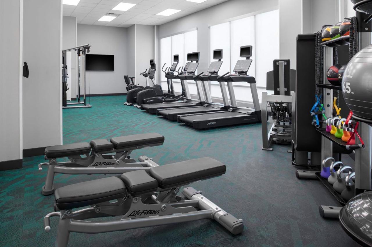 Towneplace Suites By Marriott Tampa Clearwater Exteriör bild